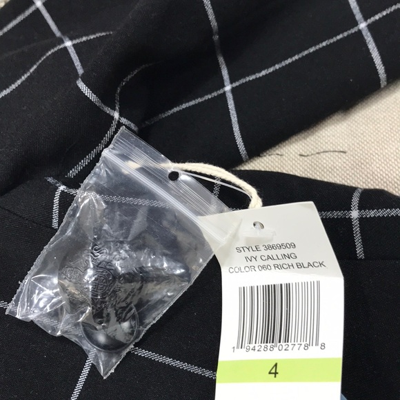 Court & Rowe Windowpane Plaid Blazer - Picture 8 of 10